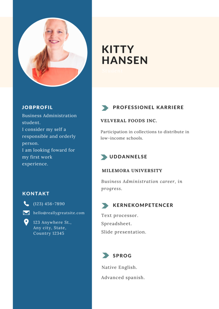 White Simple Student CV Resume